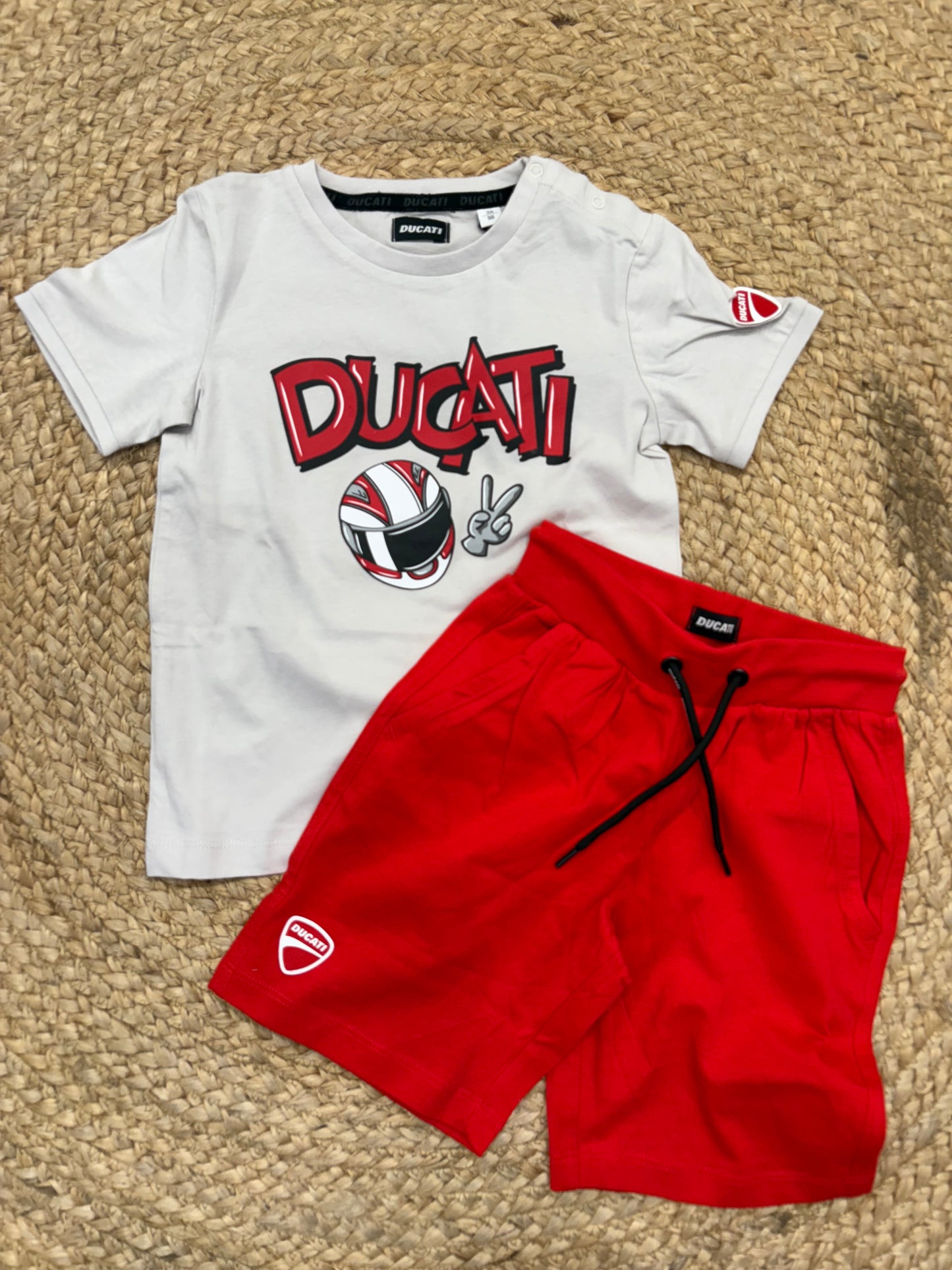 Completo Ducati